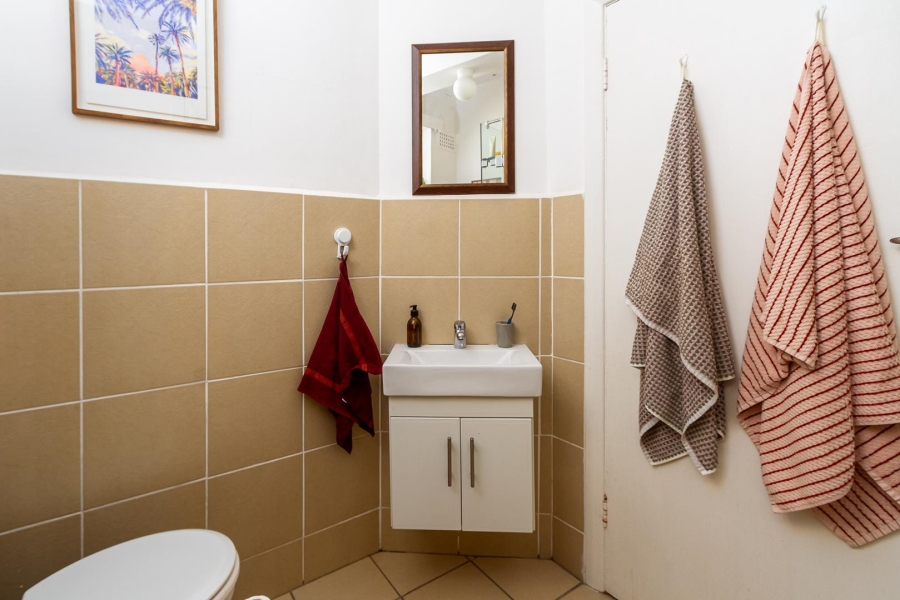 To Let 1 Bedroom Property for Rent in Sea Point Western Cape
